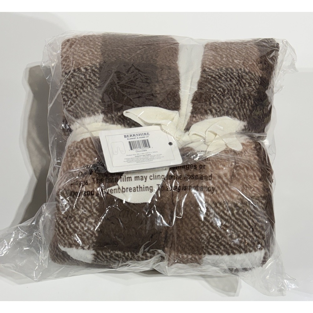 BERKSHIRE Blanket & Home Co - Wearable Throw - Chocolate Brown - 58 x 64 in -NEW